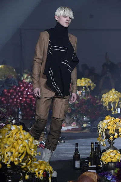 Look 39